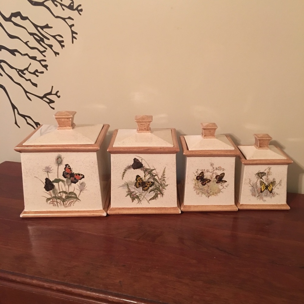 Kitchen canister set